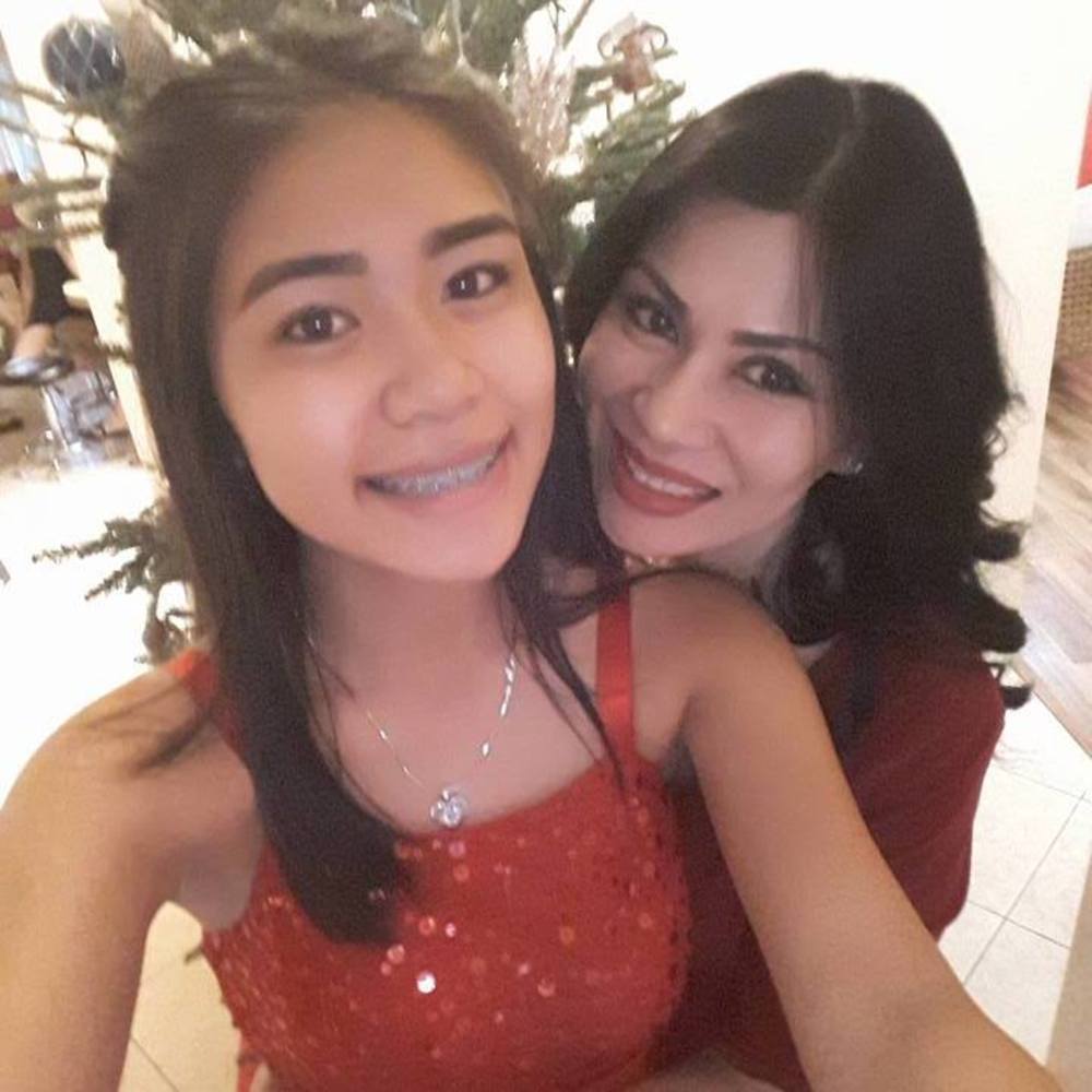 Meet your Posher, Debbie